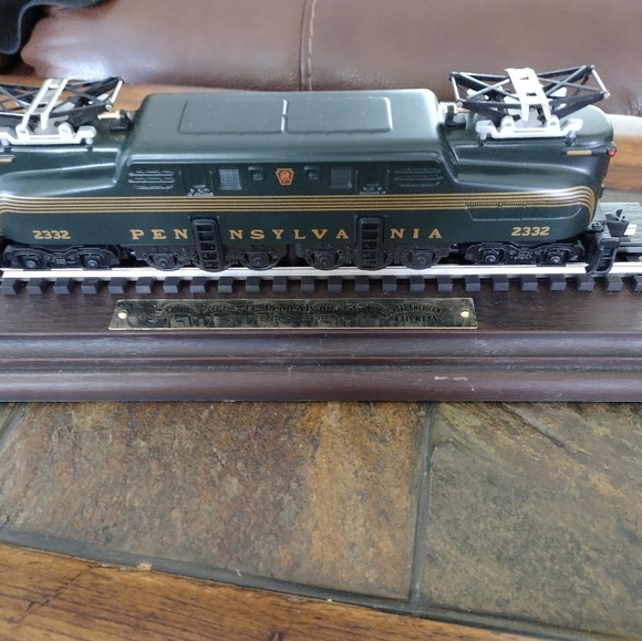 Lionel Hallmark HO Great American Railways 2332 Locomotive GG-1 - Picture 2 of 6